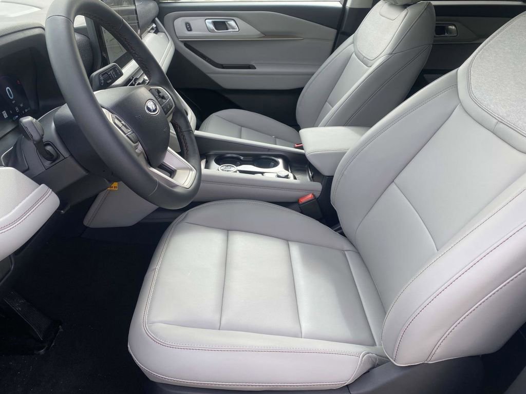 New 2025 Ford Explorer Active w/ Active Comfort Package image 14