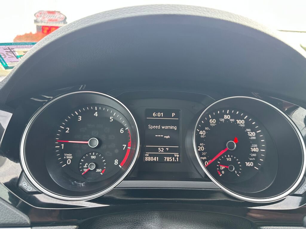 Used 2017 Volkswagen Jetta Sport w/ Jetta Sport Lighting Package image 13