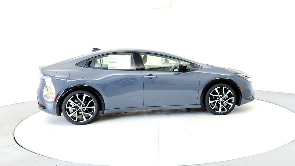 New 2026 Toyota Prius Plug-In Hybrid FWD image 6