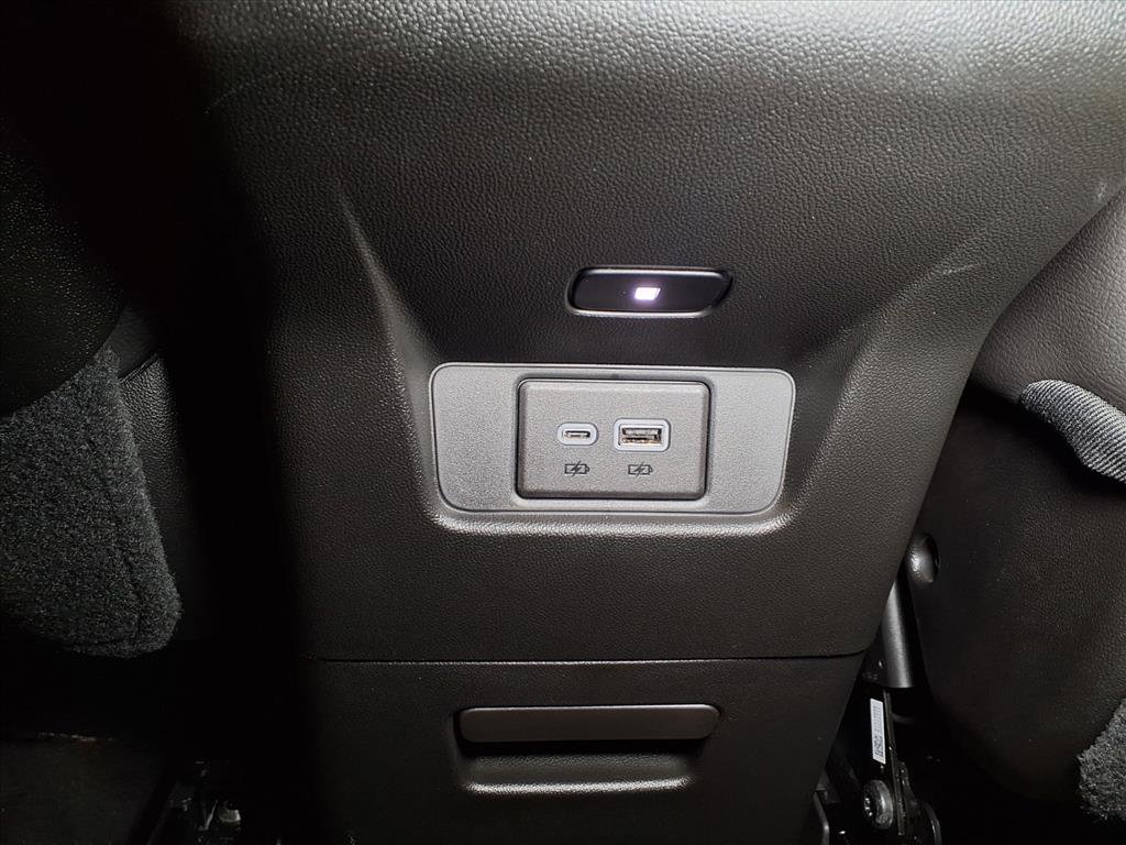 Certified 2025 Cadillac XT6 Luxury image 21