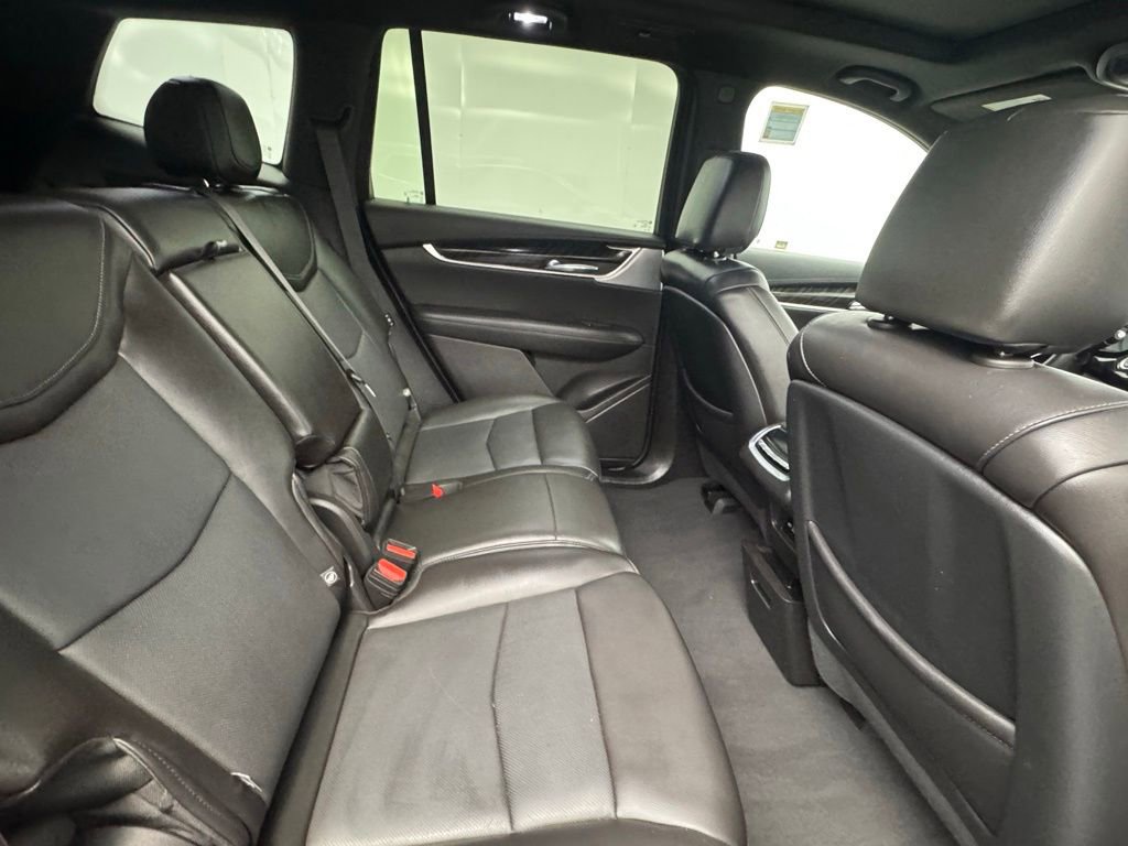 Used 2023 Cadillac XT6 Premium Luxury image 12