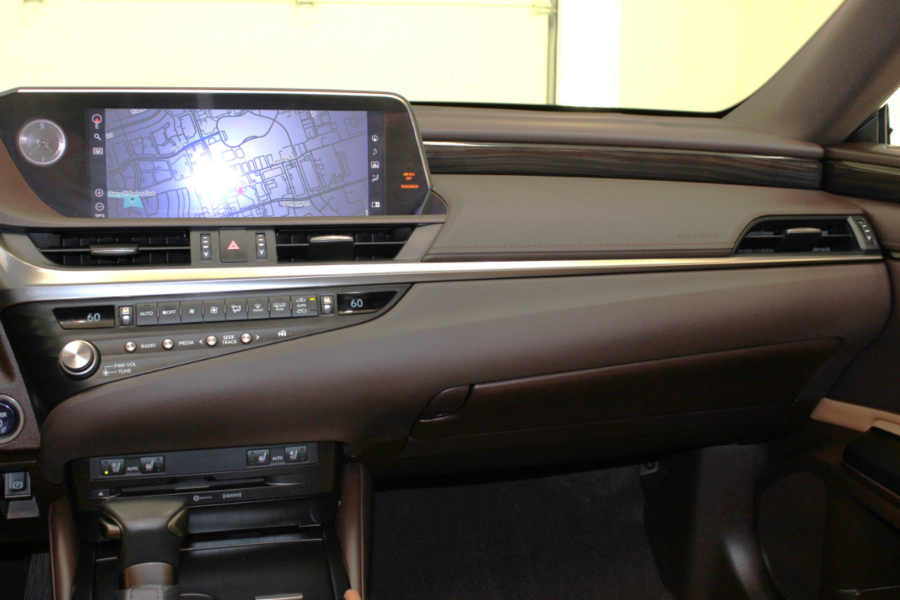 Used 2021 Lexus ES 300h w/ Premium Package image 54
