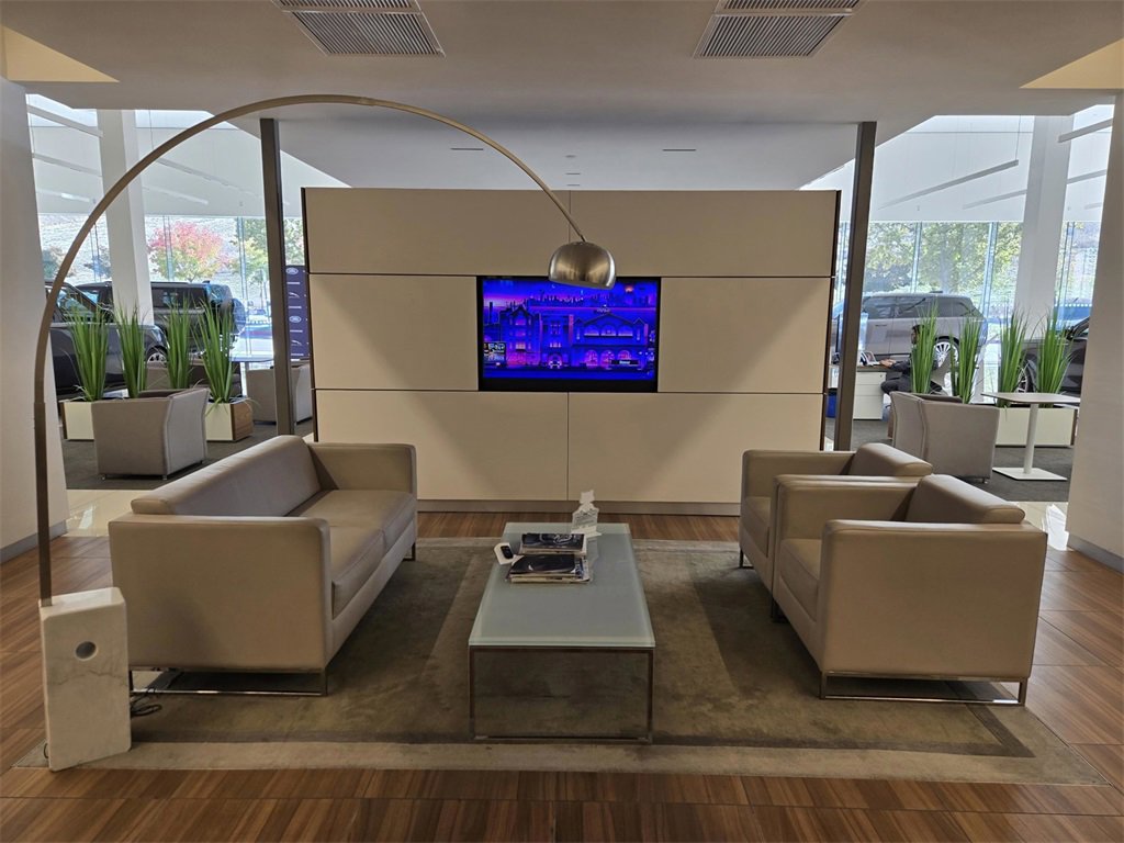 Used 2025 Jaguar F-PACE R-Dynamic S image 40