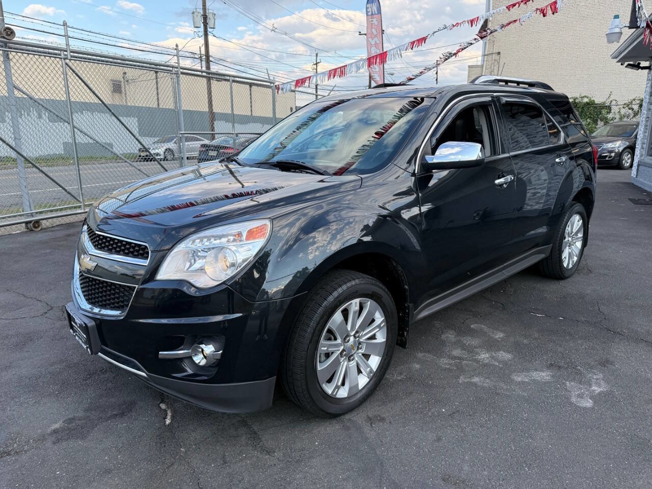Used 2011 Chevrolet Equinox LTZ image 2