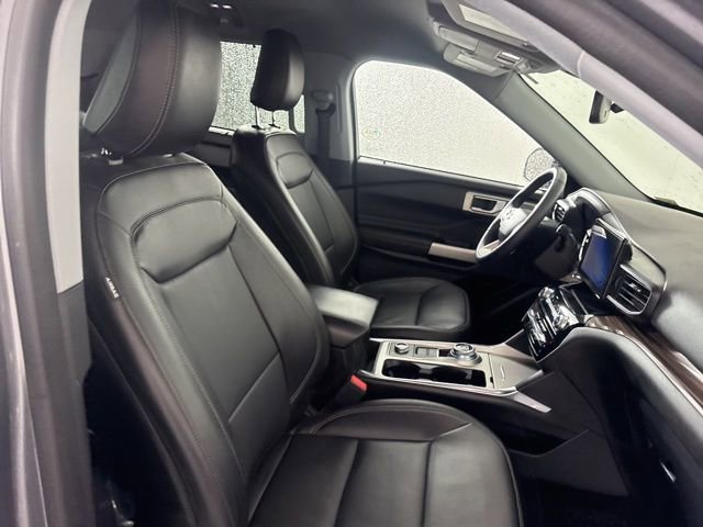 Used 2022 Ford Explorer Limited w/ Equipment Group 301A AWD/4WD image 18