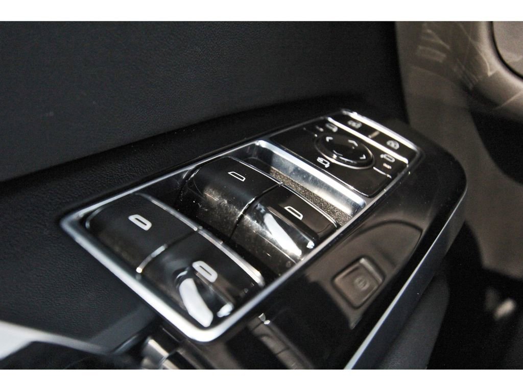 Certified 2025 Cadillac Escalade Sport Platinum w/ LPO, Floor Liner Package image 21