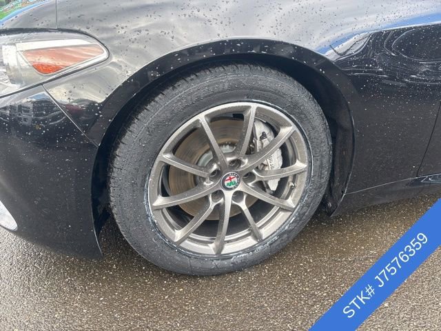 Used 2018 Alfa Romeo Giulia Base image 4