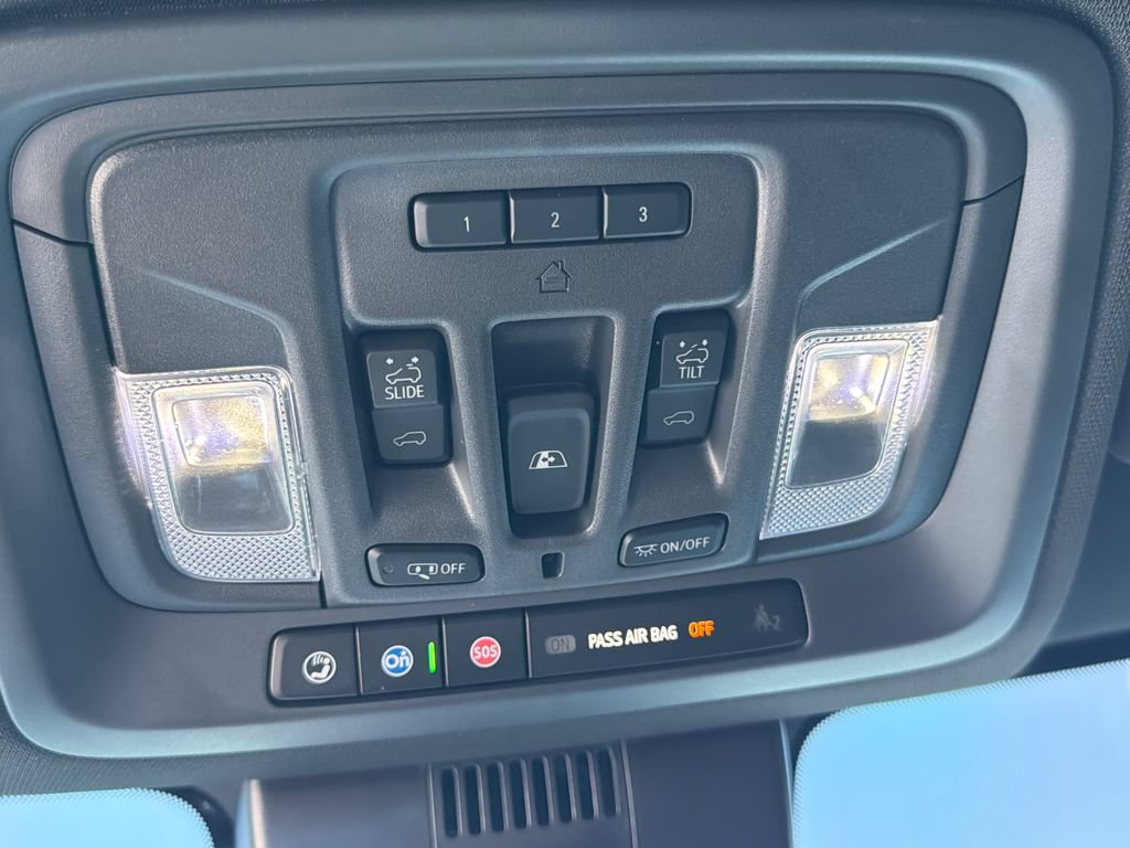Used 2025 Chevrolet Silverado 3500 High Country w/ High Country Premium Package AWD/4WD image 33