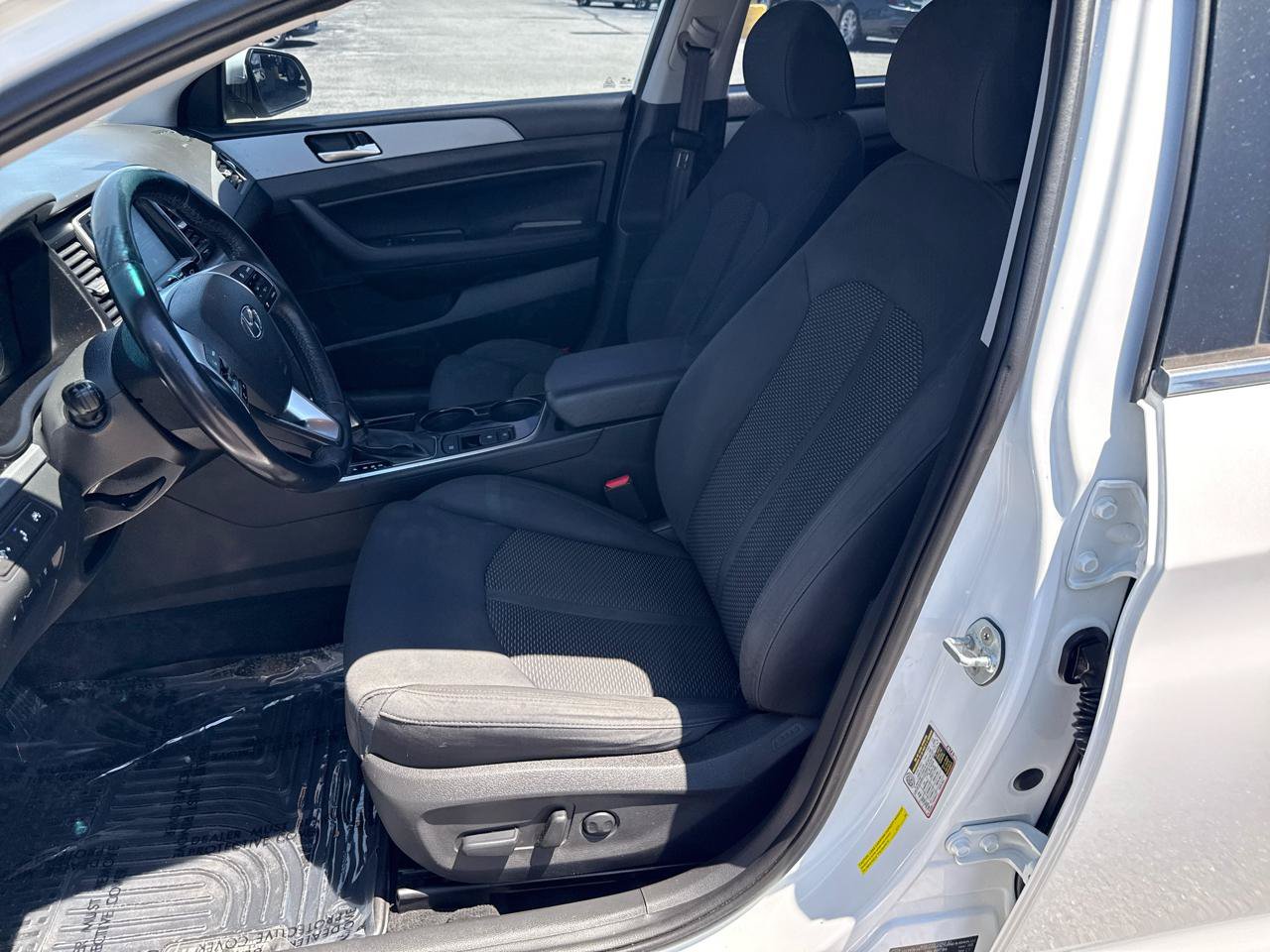 Used 2019 Hyundai Sonata SEL w/ Tech Package 02 FWD image 9