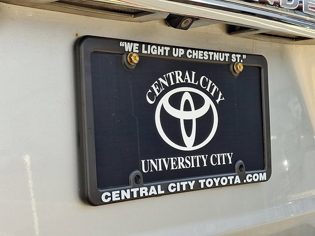 Used 2012 Toyota Highlander Limited w/ Tow Pkg image 32