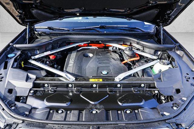 Certified 2025 BMW X5 xDrive50e w/ Parking Assistance Package image 25