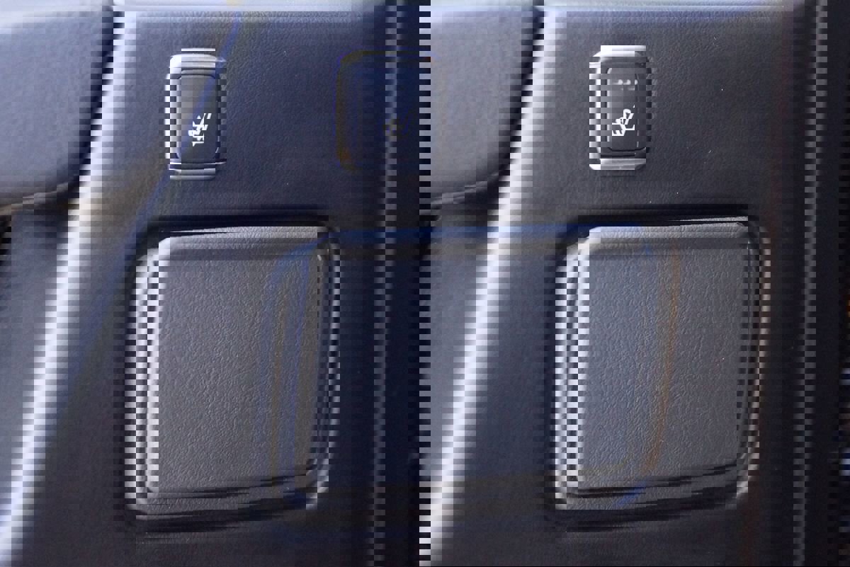 Used 2015 Mercedes-Benz G 63 AMG 4MATIC w/ PA6 Package image 46