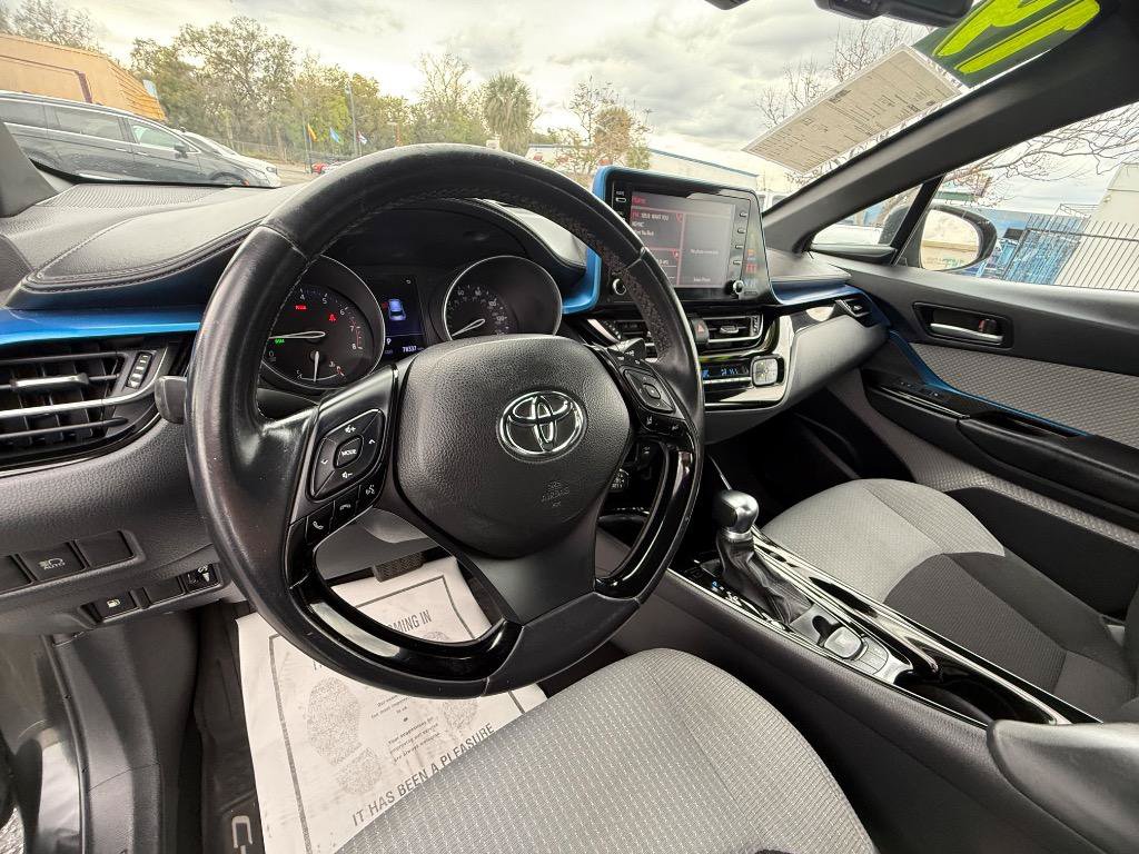Used 2019 Toyota C-HR XLE FWD image 13
