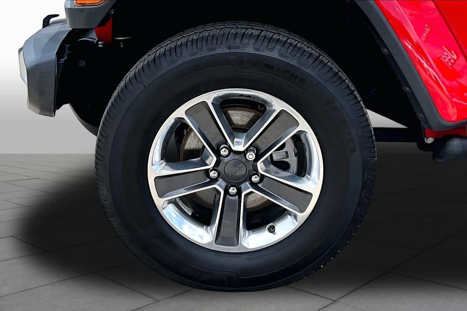 Used 2021 Jeep Wrangler Unlimited Sahara AWD/4WD image 10