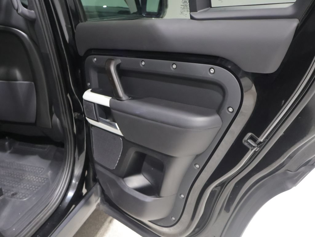 Used 2020 Land Rover Defender 110 HSE AWD/4WD image 18