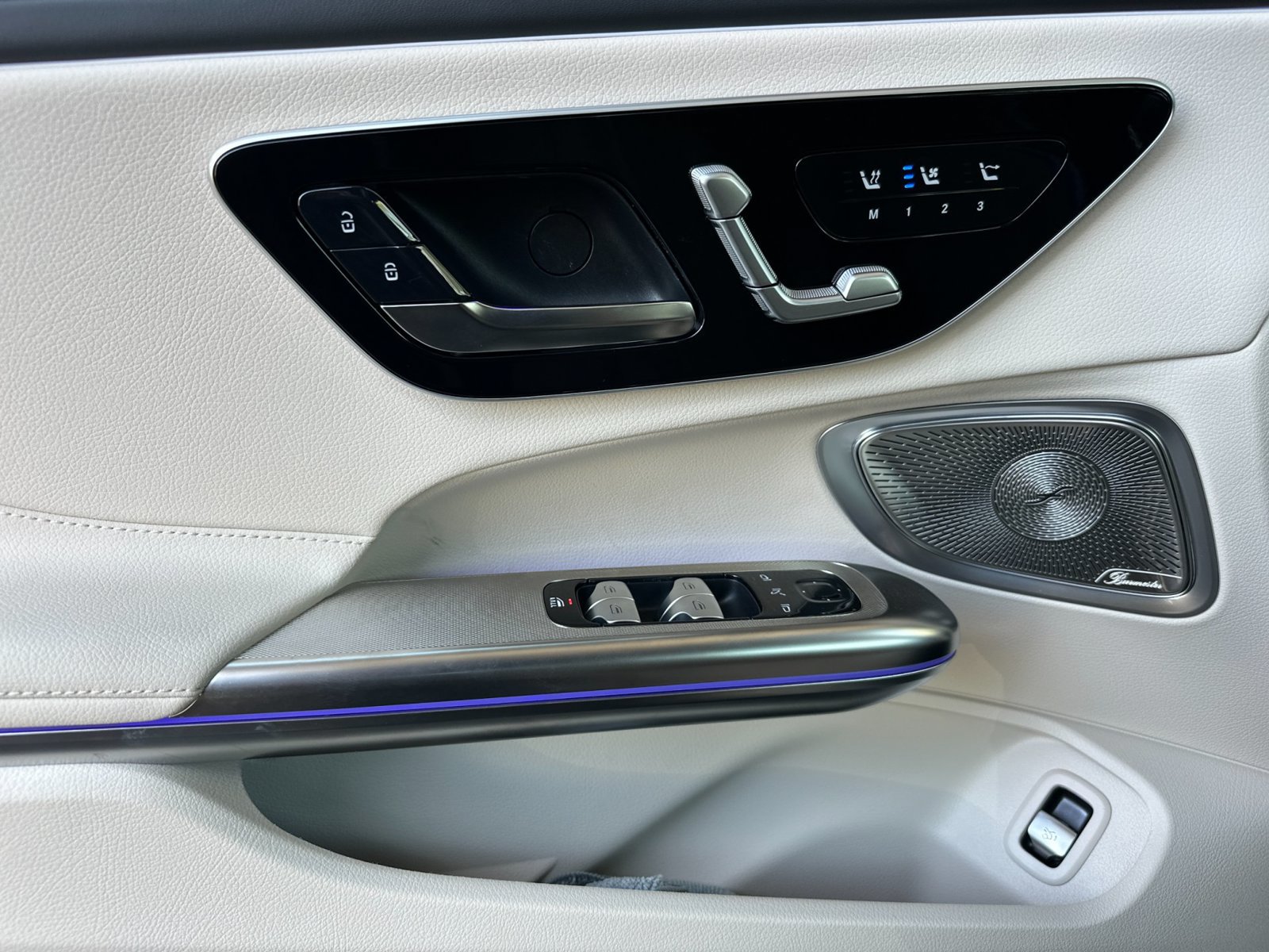 New 2026 Mercedes-Benz CLE 300 4MATIC Cabriolet image 12