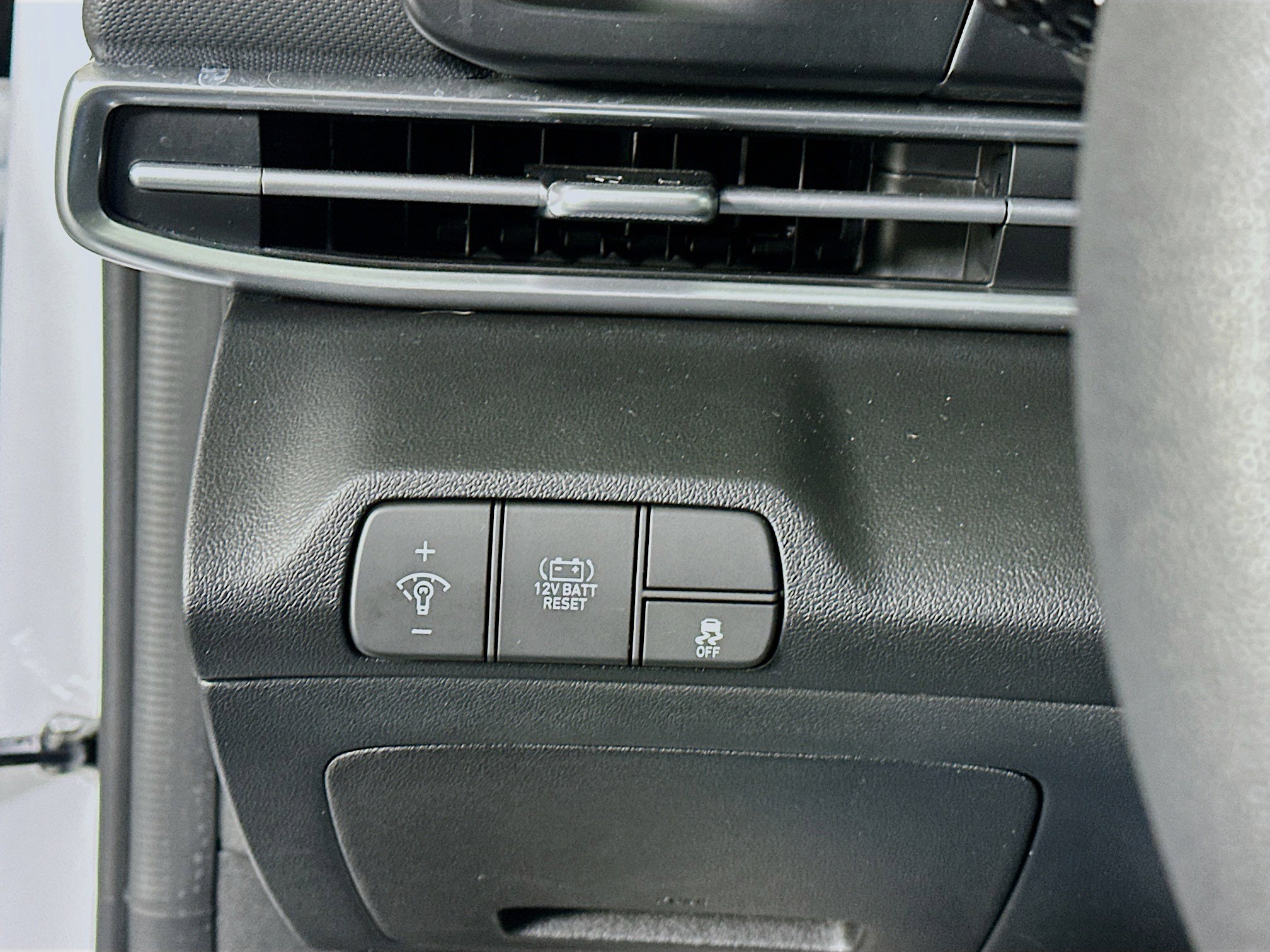 Used 2025 Hyundai Elantra Blue image 17