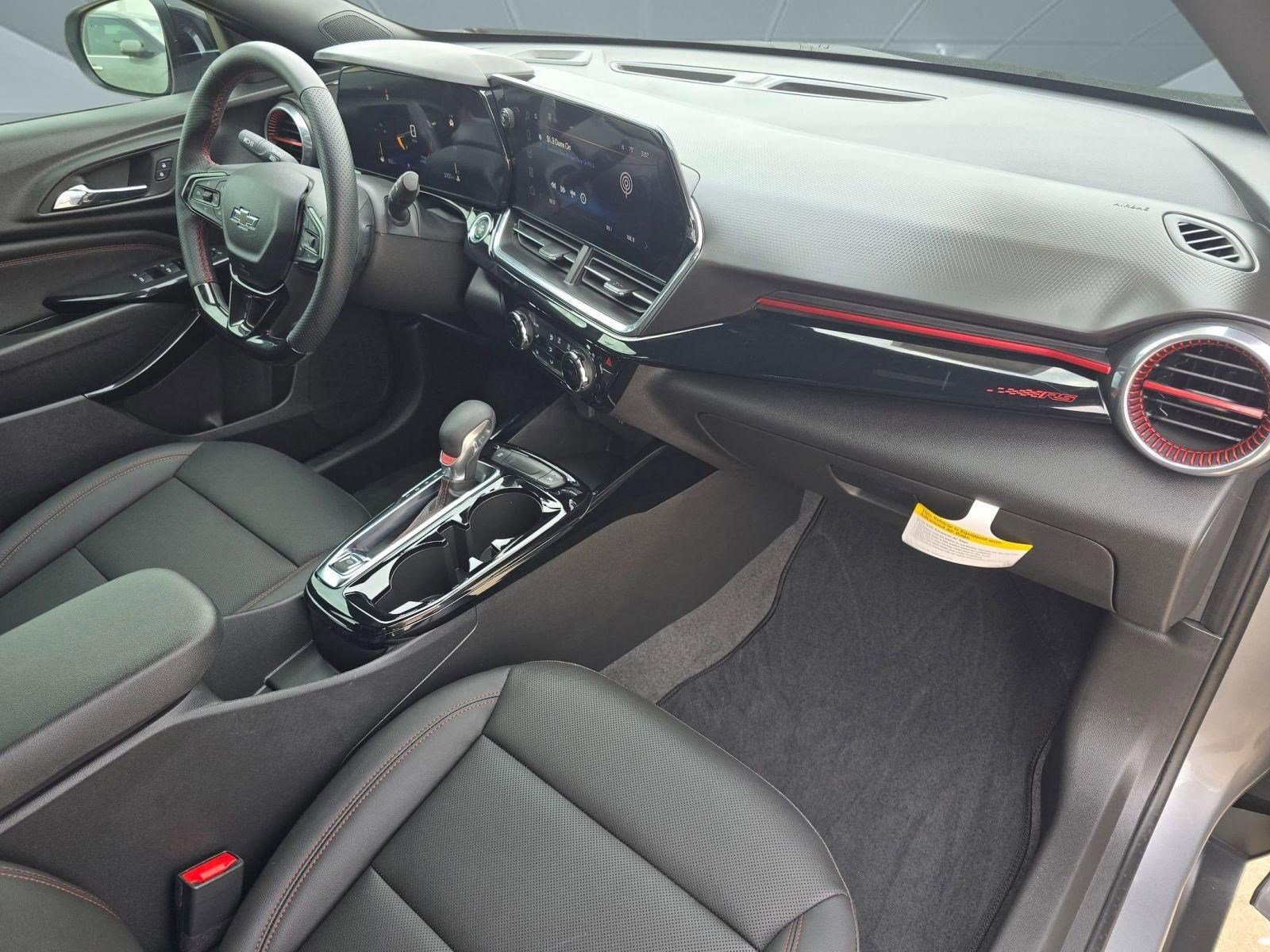 Used 2025 Chevrolet Trax RS w/ Driver Confidence Package image 27