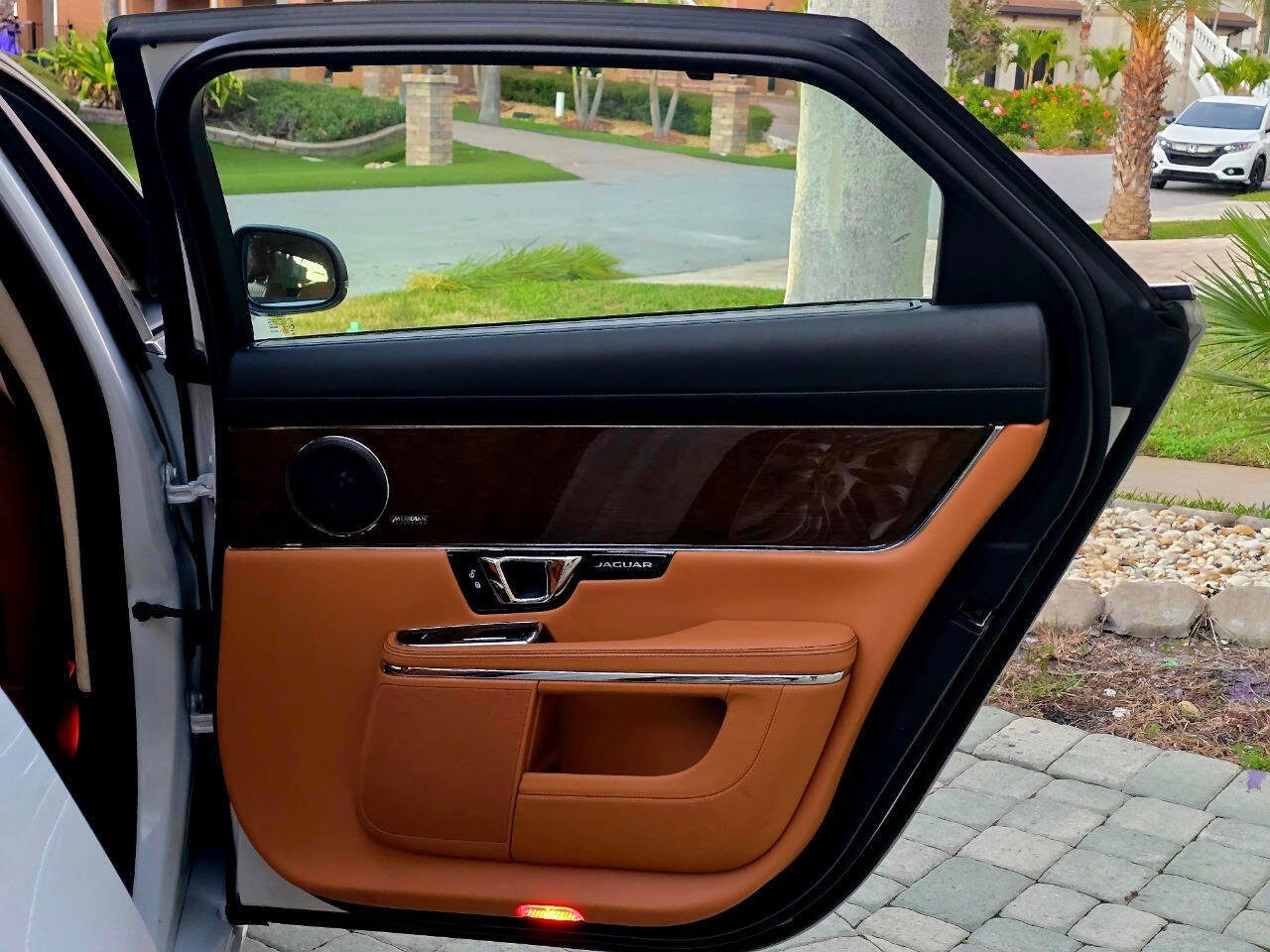Used 2019 Jaguar XJ L Supercharged image 80