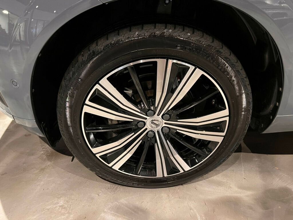 Used 2023 Volvo XC60 B5 Plus w/ Climate Package image 10