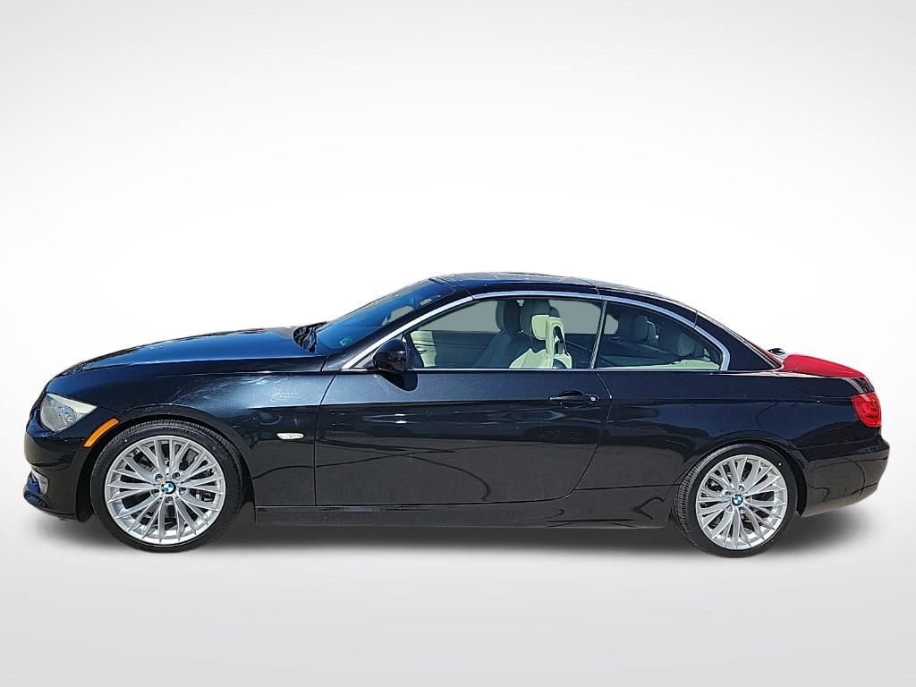 Used 2011 BMW 335i Convertible image 3