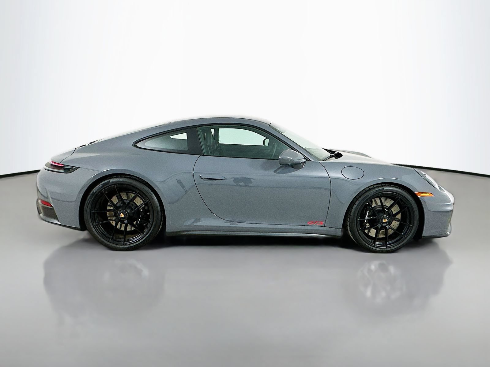 Used 2026 Porsche 911 Carrera GTS RWD image 4