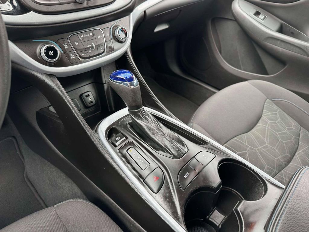 Used 2018 Chevrolet Volt LT FWD image 32