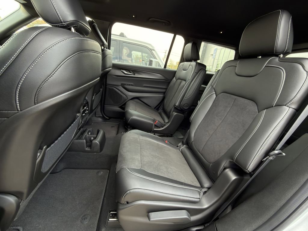 New 2025 Jeep Grand Cherokee L Altitude AWD/4WD image 21