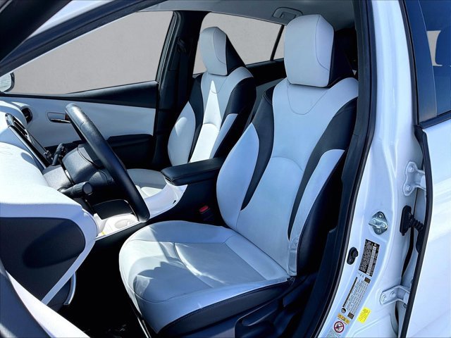 Used 2018 Toyota Prius Three Touring FWD image 27