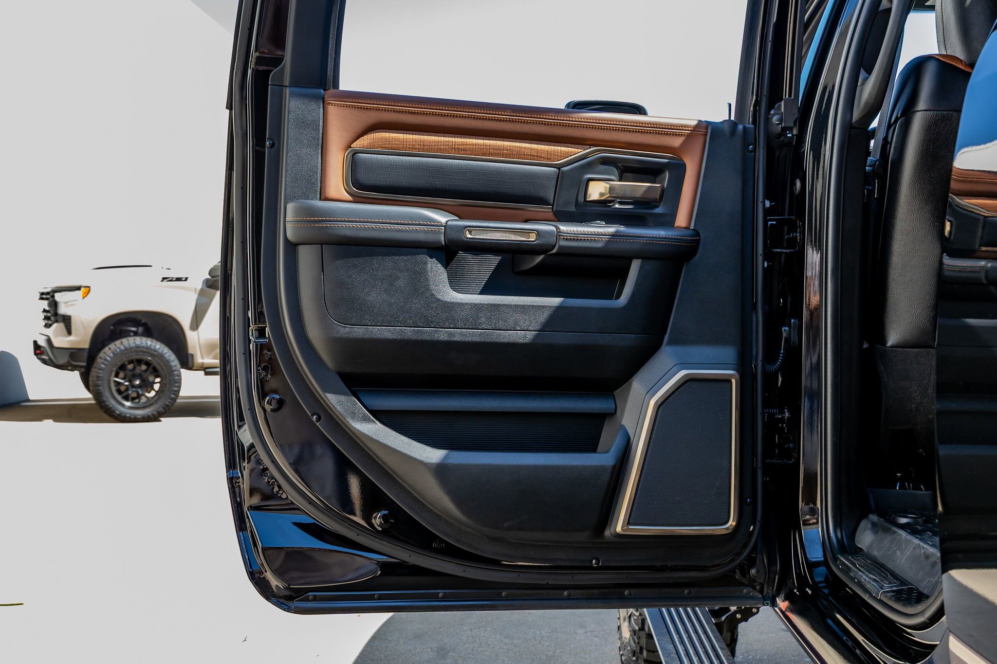 Used 2024 RAM 2500 Limited w/ Safety Group image 37