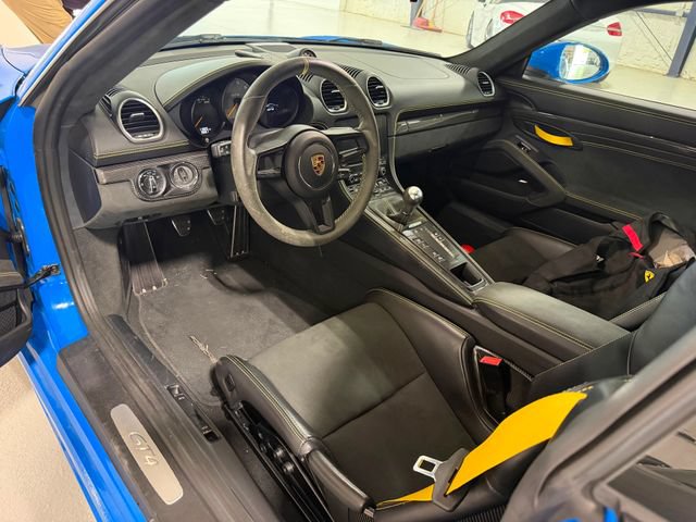 Used 2022 Porsche 718 Cayman GT4 RWD image 14