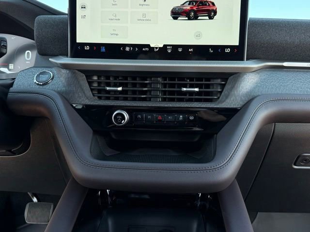 New 2026 Ford Explorer Platinum AWD/4WD image 32