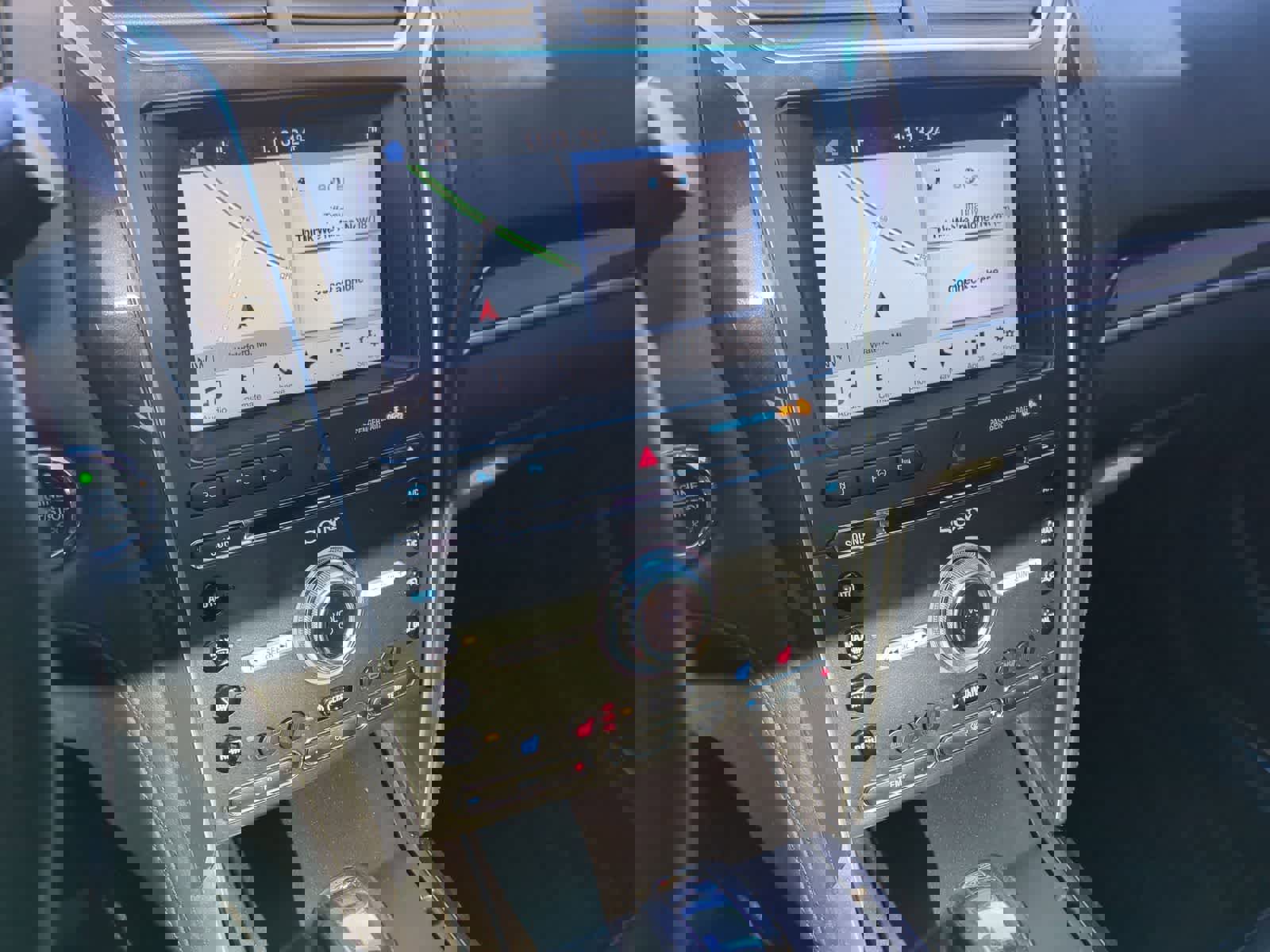 Used 2017 Ford Explorer Platinum image 31