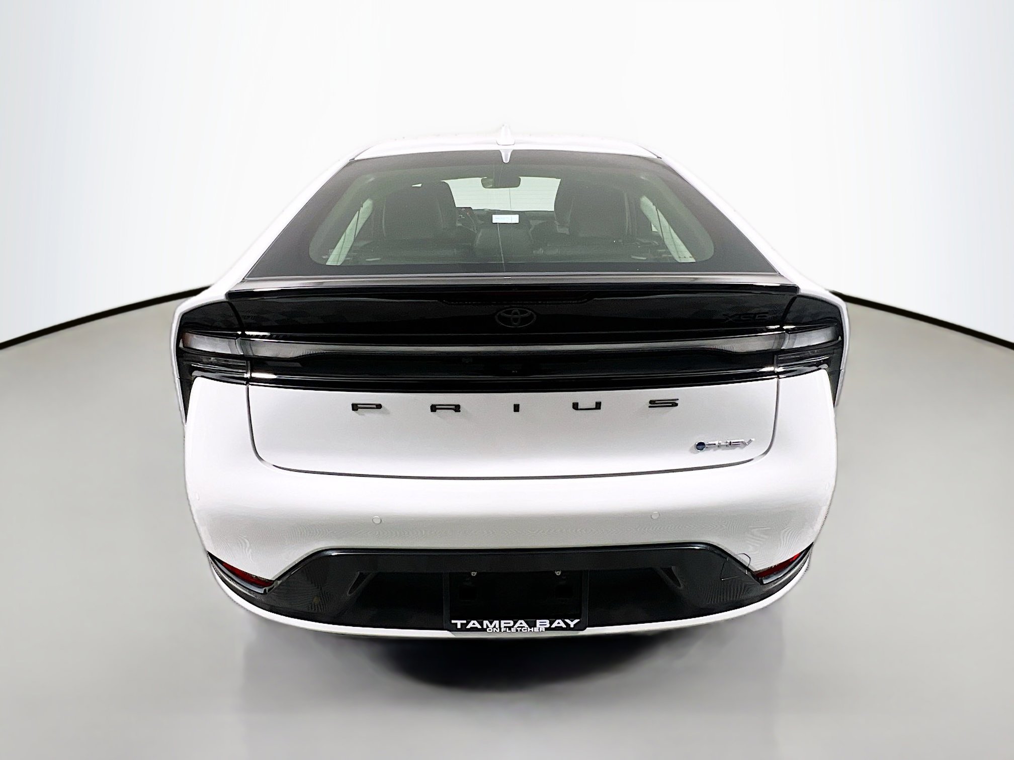 Used 2025 Toyota Prius Plug-In Hybrid FWD image 6