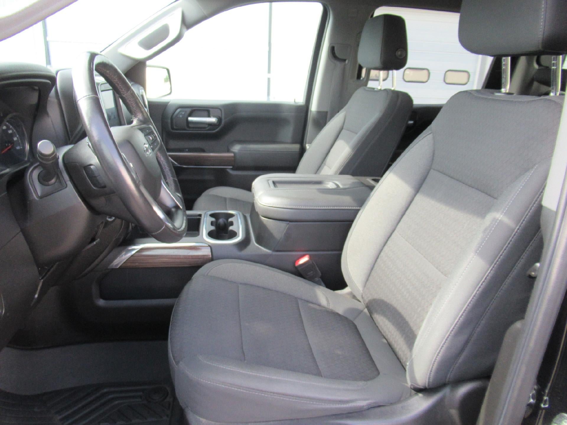 Used 2021 Chevrolet Silverado 1500 LT Trail Boss w/ Bed Protection Package AWD/4WD image 9