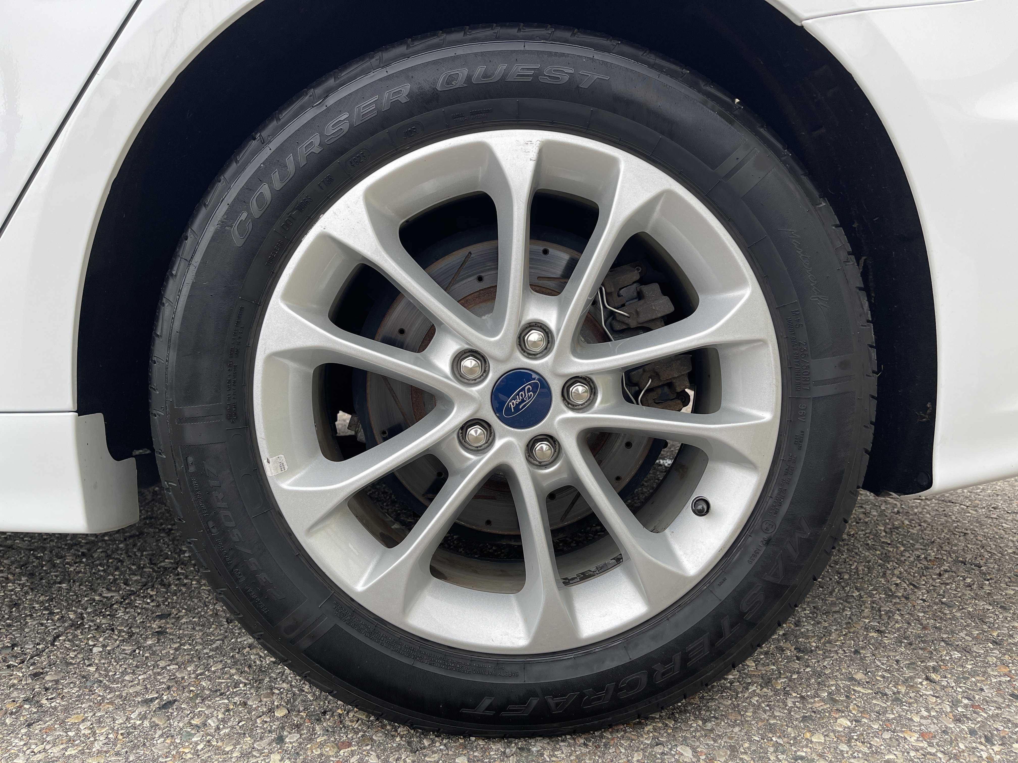 Used 2019 Ford Fusion SE FWD image 21