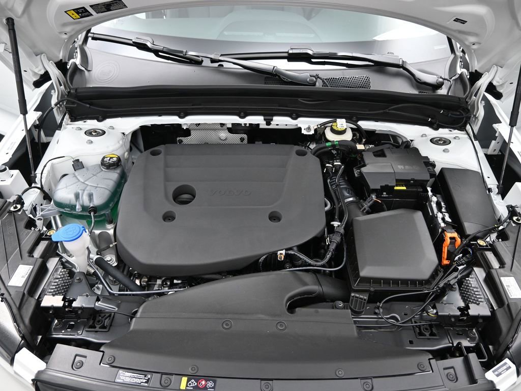 New 2025 Volvo XC40 B5 Plus w/ Protection Package Premier image 28