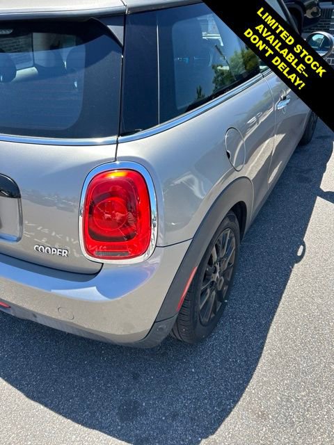 Used 2019 MINI Cooper 2-Door Hardtop FWD image 6