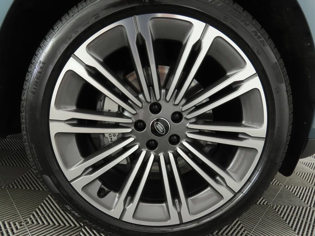 Used 2025 Land Rover Range Rover Sport SE image 30