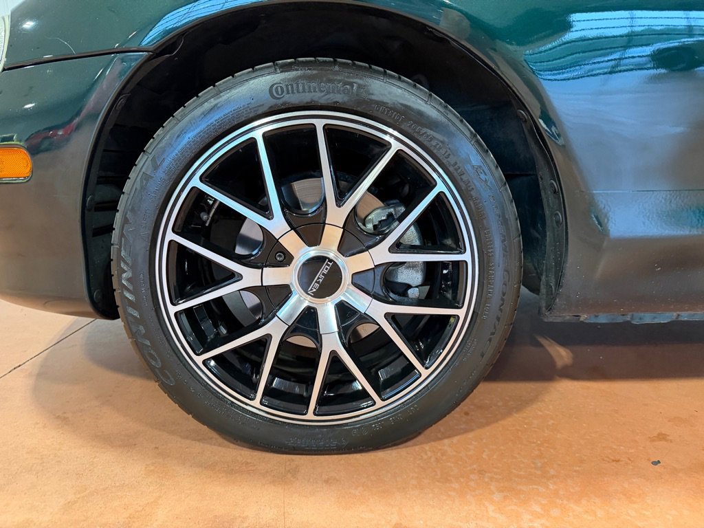 Used 2001 MAZDA MX-5 Miata RWD image 15