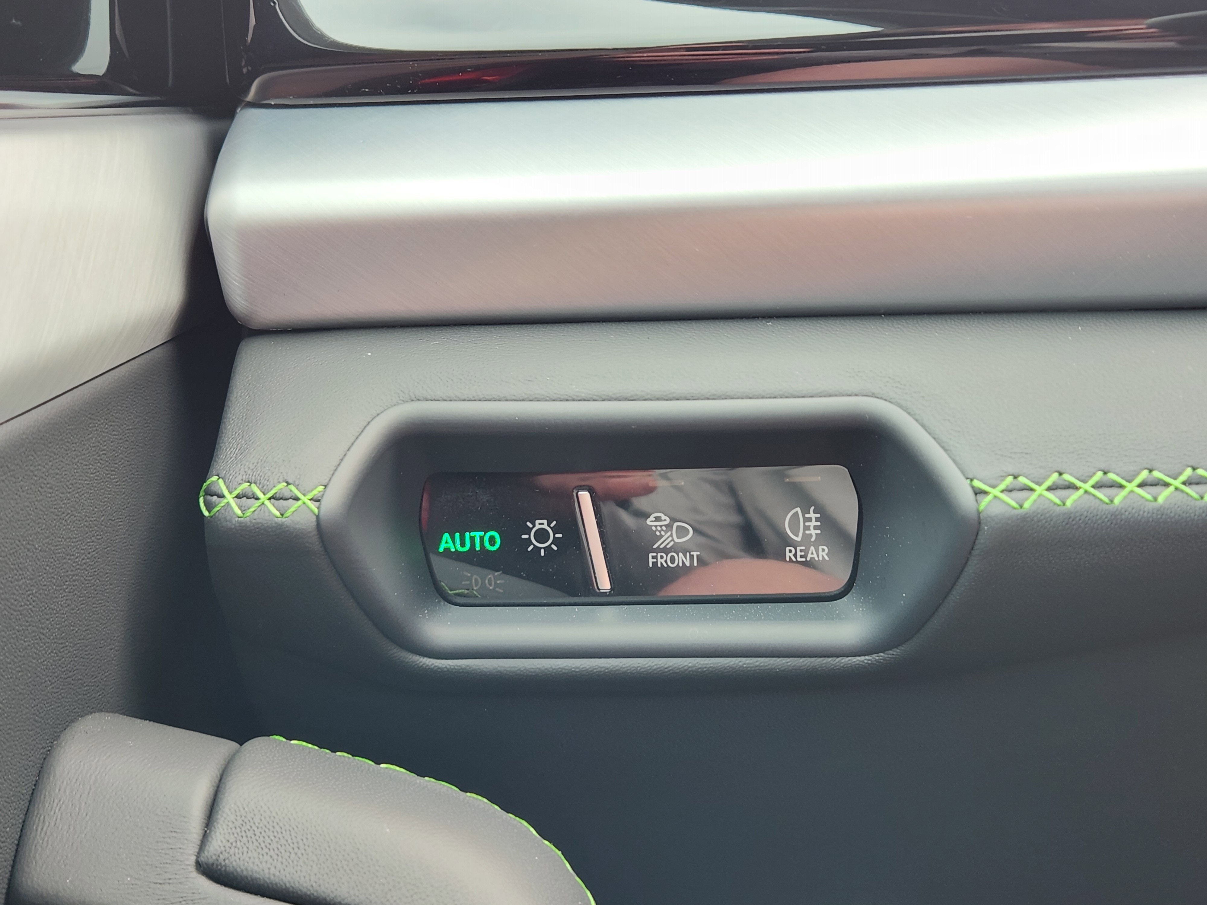 Used 2025 Lamborghini Urus SE image 20