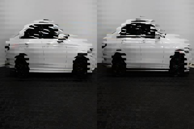 Used 2018 Mercedes-Benz E 300 4MATIC w/ Premium 1 Package image 4