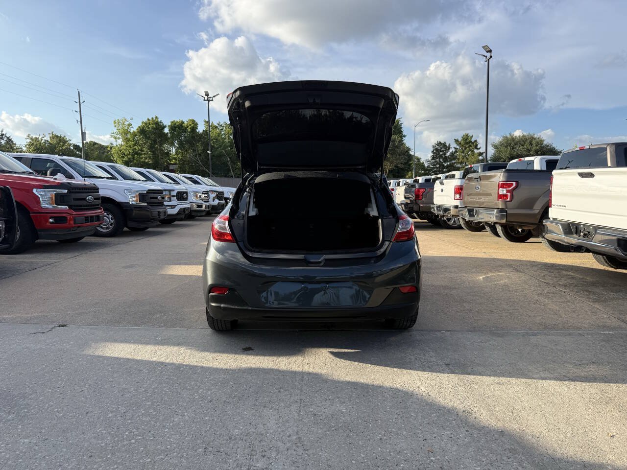 Used 2018 Chevrolet Cruze LT w/ Convenience Package FWD image 35