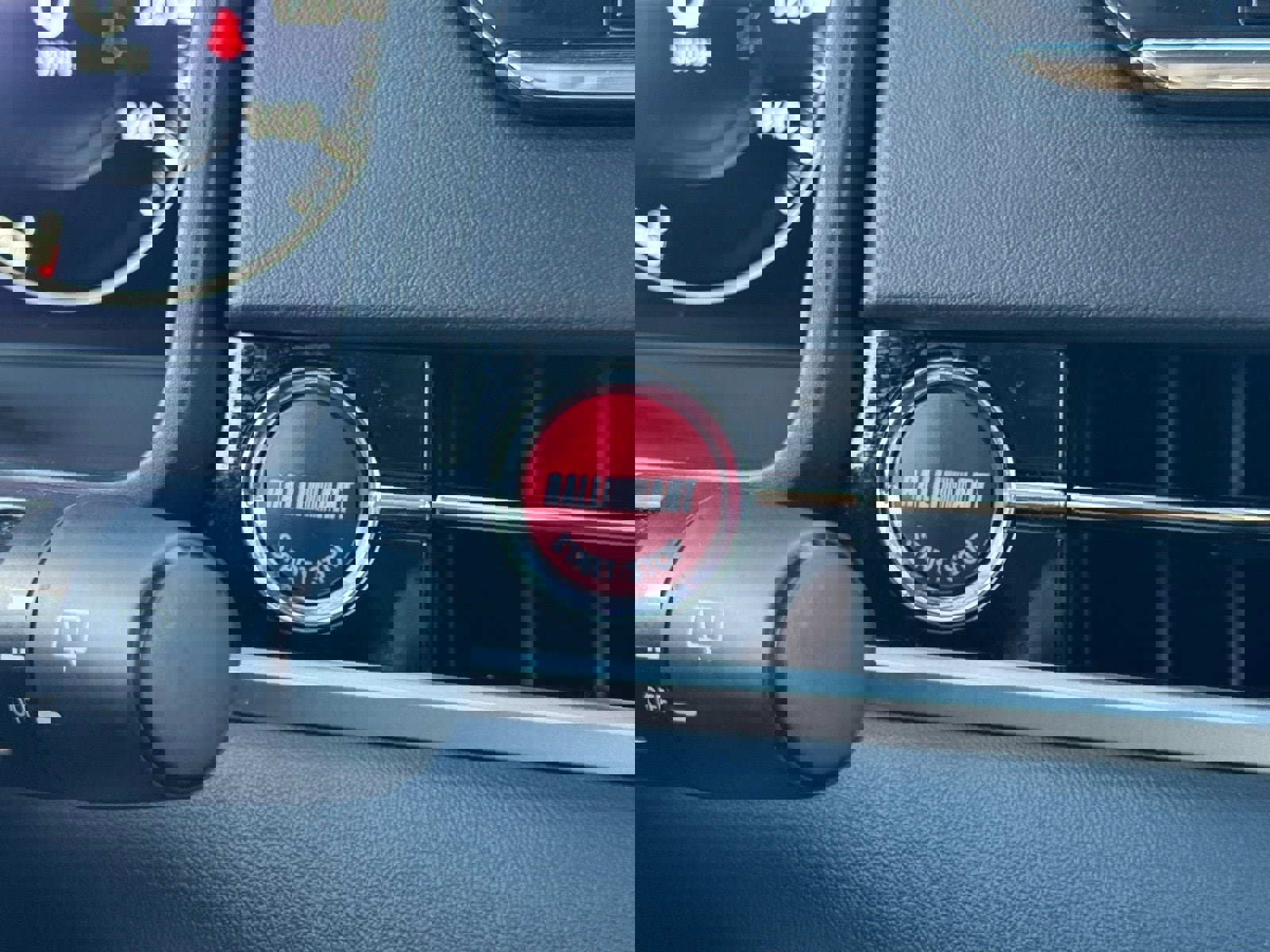 Used 2024 Mitsubishi Outlander 4WD Plug-In Hybrid image 29