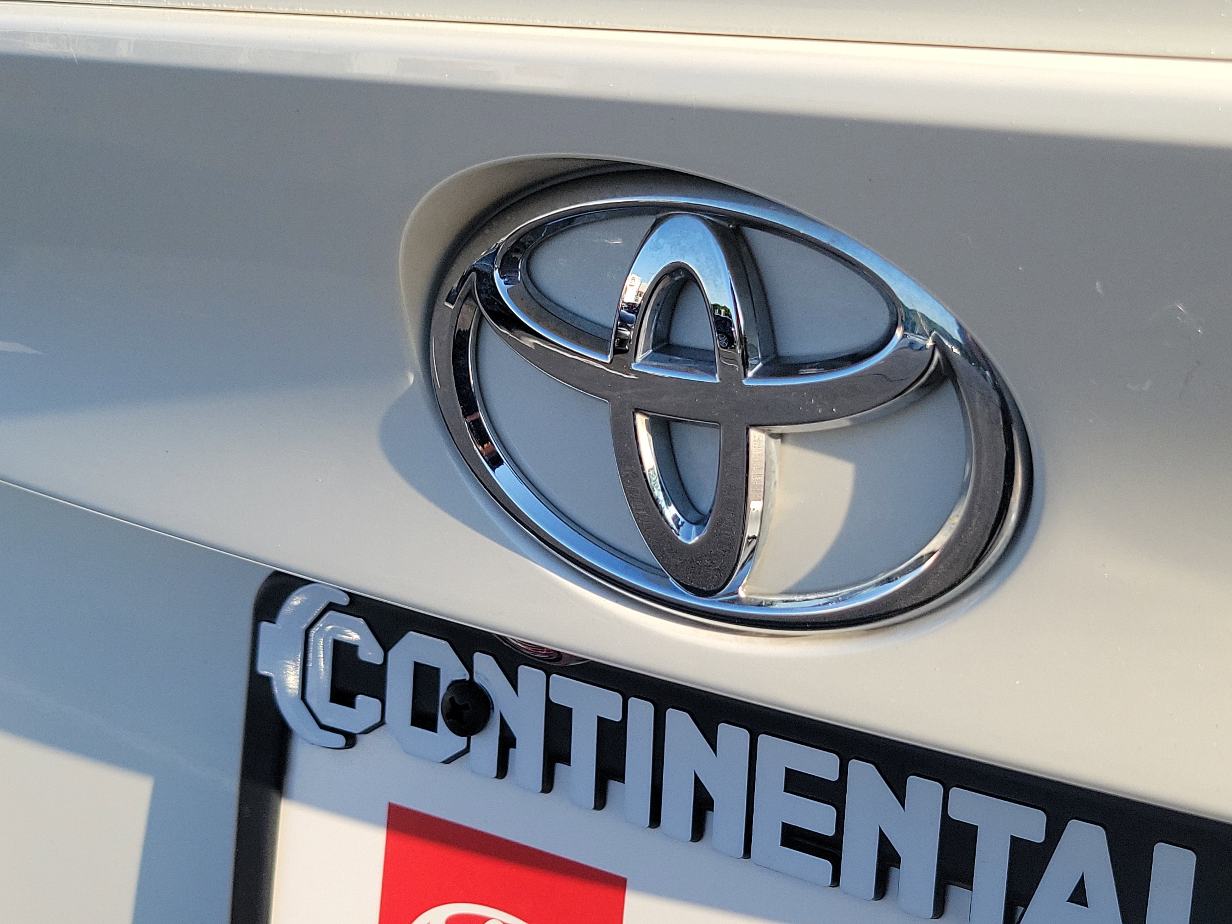 Certified 2021 Toyota C-HR XLE FWD image 6
