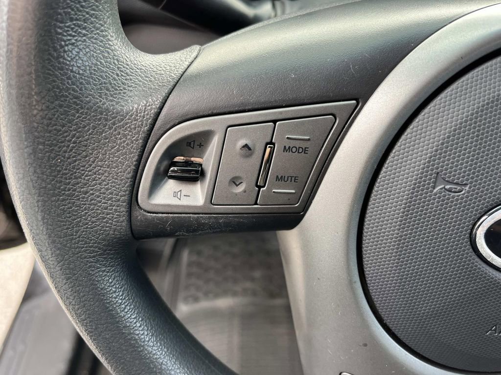 Used 2011 Kia Soul + w/ Audio Pkg image 28