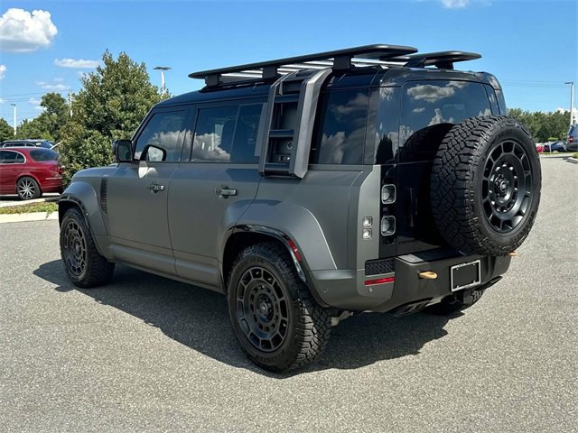 Used 2025 Land Rover Defender 110 image 4