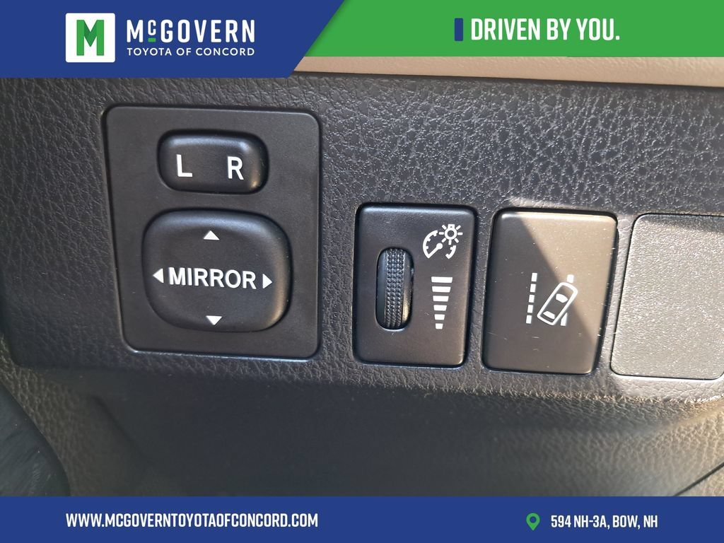 Used 2017 Toyota RAV4 Limited w/ Carpet Mat Package AWD/4WD image 24