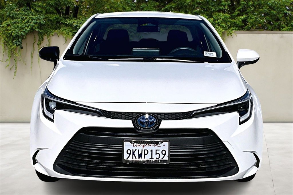 Used 2024 Toyota Corolla LE image 2