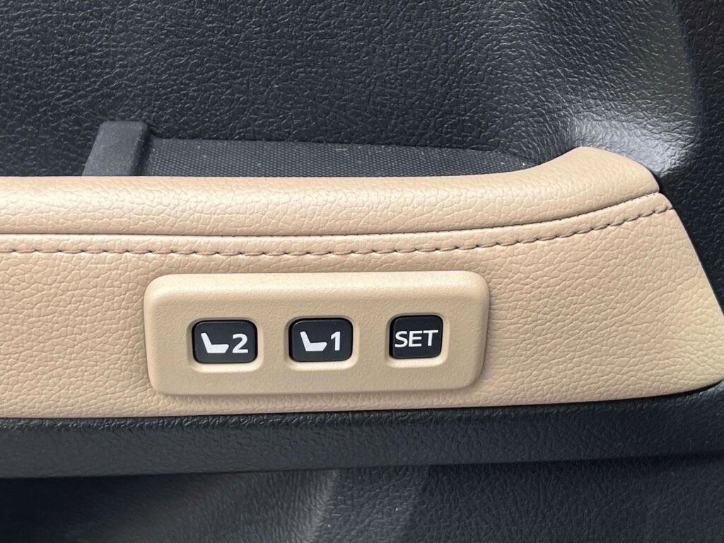 Used 2016 Toyota 4Runner Limited AWD/4WD image 35